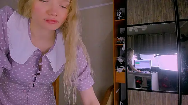 Snapshot of BoysLoveBlondee chatting on 03/20/25, 12:08 BoysLoveBlondee online show from 03/20/25, 12:08