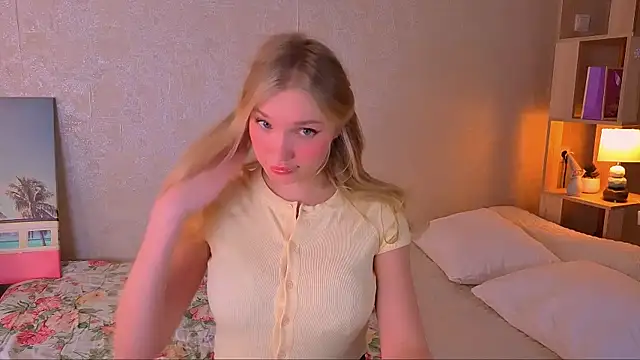 Snapshot of BoysLoveBlondee chatting on 02/18/26, 07:26 BoysLoveBlondee online show from 02/18/26, 07:26