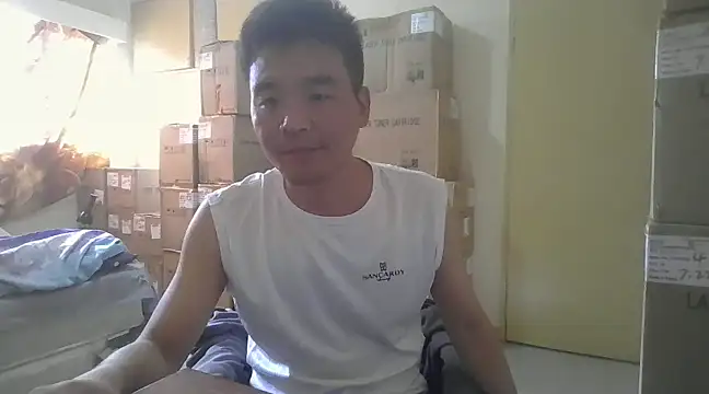 kisstoyousoon2024 online show from 01/04/25, 02:25