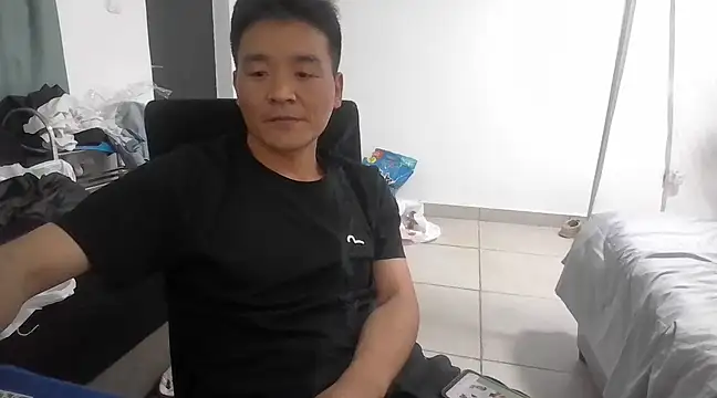 kisstoyousoon2024 online show from 03/10/25, 07:29