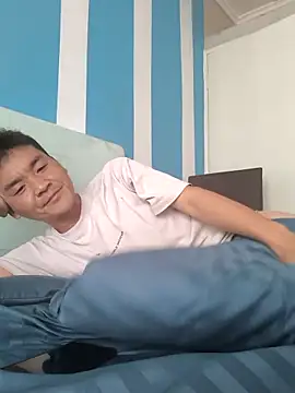 kisstoyousoon2024 online show from 03/12/25, 01:30