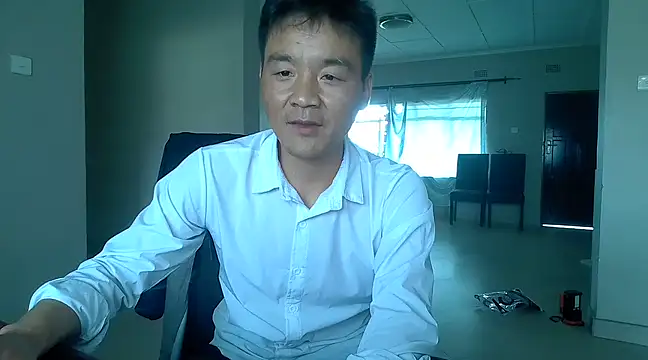 kisstoyousoon2024 online show from 03/15/25, 12:34