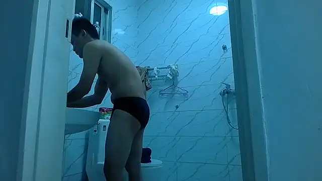 kisstoyousoon2024 online show from 03/19/25, 10:42