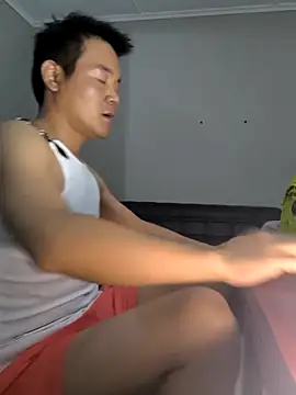 kisstoyousoon2024 online show from 09/18/25, 05:04