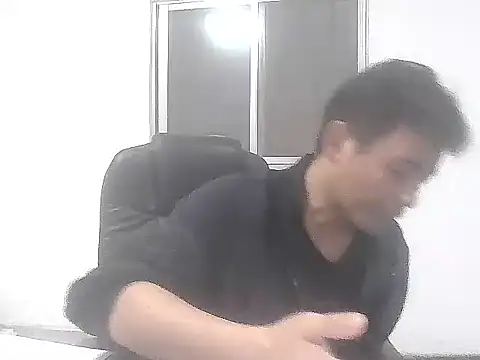 Snapshot of kisstoyousoon2024 chatting on 11/11/25, 06:41 kisstoyousoon2024 online show from 11/11/25, 06:41