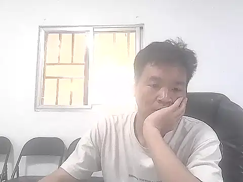 Snapshot of kisstoyousoon2024 chatting on 11/19/25, 02:50 kisstoyousoon2024 online show from 11/19/25, 02:50