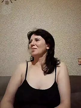 Snapshot of MriaLove31 chatting on 10/17/25, 08:55 MriaLove31 online show from 10/17/25, 08:55