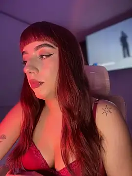 Snapshot of veronicaapink chatting on 12/19/25, 11:12 veronicaapink online show from 12/19/25, 11:12