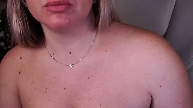 KiraCandyS online show from 12/31/24, 05:33