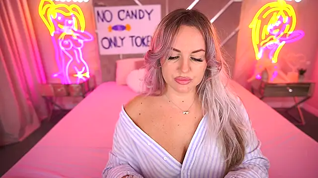 Snapshot of KiraCandyS chatting on 10/30/25, 07:58 KiraCandyS online show from 10/30/25, 07:58