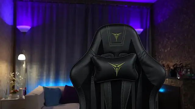 Amely Young online show from 03/21/25, 03:22