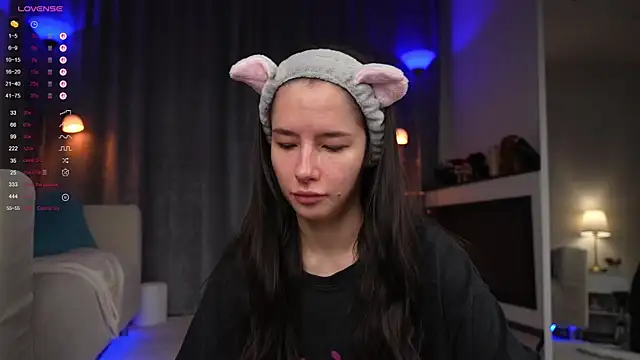 Amely Young online show from 09/12/25, 01:06