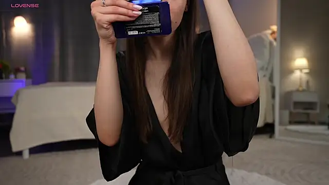 Amely Young online show from 12/04/25, 01:59