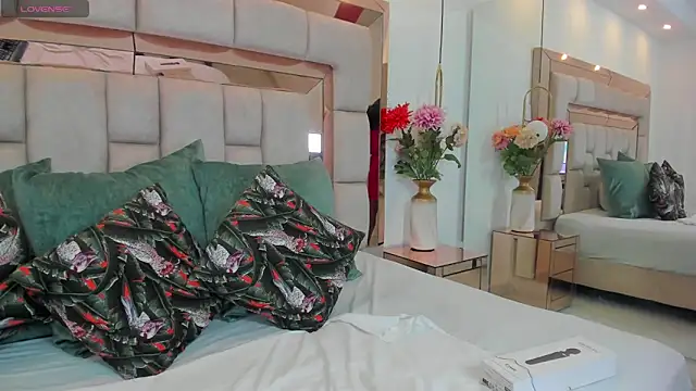 Snapshot of sofia_samuels chatting on 03/01/26, 03:41 sofia samuels online show from 03/01/26, 03:41