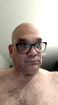 Snapshot of lou63ponce chatting on 12/09/24, 08:01 lou63ponce online show from 12/09/24, 08:01