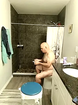 Snapshot of lou63ponce chatting on 01/06/25, 01:19 lou63ponce online show from 01/06/25, 01:19