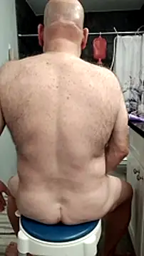 Snapshot of lou63ponce chatting on 01/19/25, 01:21 lou63ponce online show from 01/19/25, 01:21