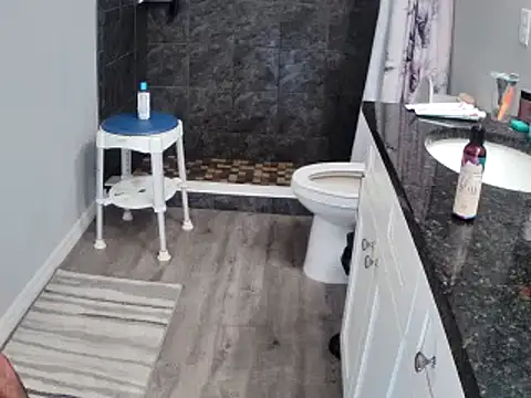 Snapshot of lou63ponce chatting on 03/13/25, 07:28 lou63ponce online show from 03/13/25, 07:28