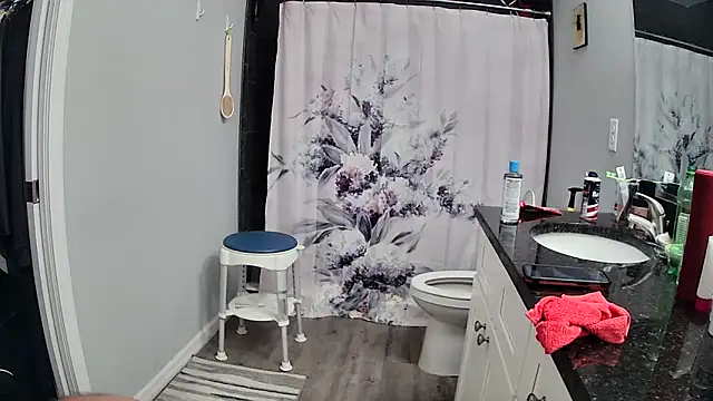 Snapshot of lou63ponce chatting on 09/08/25, 08:41 lou63ponce online show from 09/08/25, 08:41