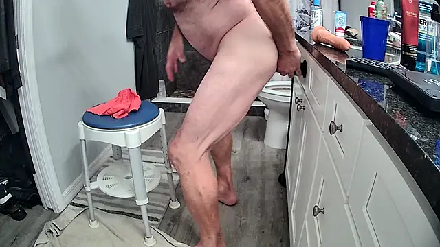 Snapshot of lou63ponce chatting on 10/06/25, 02:42 lou63ponce online show from 10/06/25, 02:42