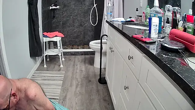 Snapshot of lou63ponce chatting on 03/14/26, 03:39 lou63ponce online show from 03/14/26, 03:39