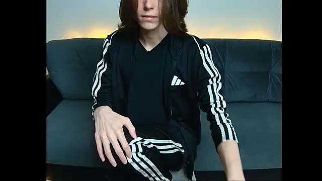 Snapshot of kobeny chatting on 02/20/25, 10:48 kobeny online show from 02/20/25, 10:48