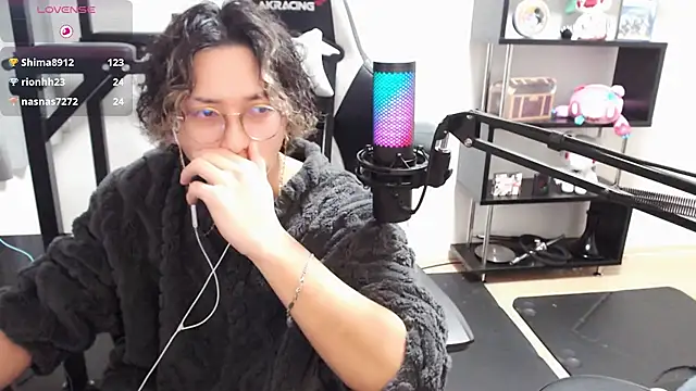 Shizukuu online show from 03/20/25, 03:25