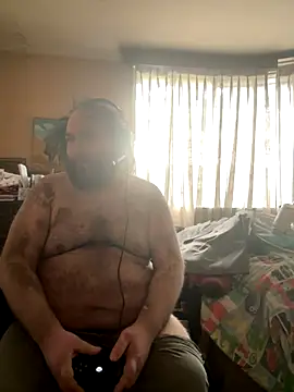 Snapshot of hairyhulk chatting on 10/25/25, 10:15 hairyhulk online show from 10/25/25, 10:15