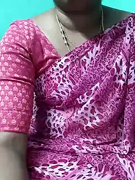 Snapshot of kasmika_kasmika chatting on 12/18/24, 03:11 kasmika kasmika online show from 12/18/24, 03:11