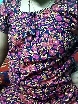 Snapshot of kasmika_kasmika chatting on 12/23/24, 08:44 kasmika kasmika online show from 12/23/24, 08:44