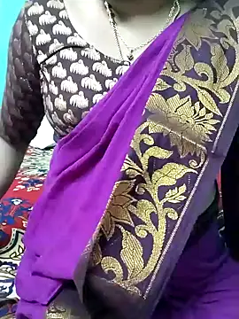 Snapshot of kasmika_kasmika chatting on 12/25/24, 07:24 kasmika kasmika online show from 12/25/24, 07:24