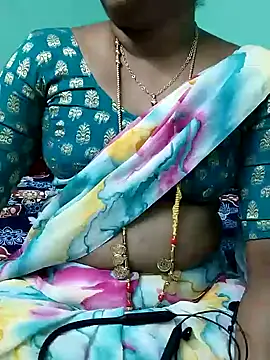 Snapshot of kasmika_kasmika chatting on 01/04/25, 04:43 kasmika kasmika online show from 01/04/25, 04:43