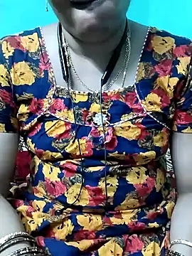 Snapshot of kasmika_kasmika chatting on 01/31/25, 08:33 kasmika kasmika online show from 01/31/25, 08:33