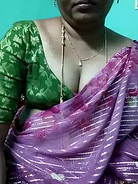 Snapshot of kasmika_kasmika chatting on 02/09/25, 03:12 kasmika kasmika online show from 02/09/25, 03:12