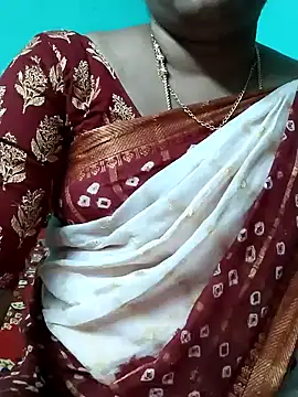 Snapshot of kasmika_kasmika chatting on 02/10/25, 03:32 kasmika kasmika online show from 02/10/25, 03:32