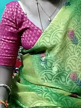 Snapshot of kasmika_kasmika chatting on 03/18/25, 05:10 kasmika kasmika online show from 03/18/25, 05:10