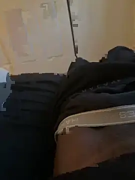 Snapshot of Big-dick_1 chatting on 12/21/24, 01:10 Big-dick 1 online show from 12/21/24, 01:10