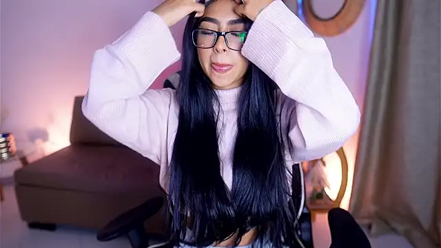 Snapshot of Sara_albrecht chatting on 12/20/24, 12:49 Sara albrecht online show from 12/20/24, 12:49