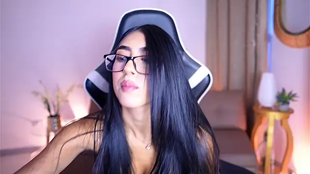 Snapshot of Sara_albrecht chatting on 12/28/24, 12:35 Sara albrecht online show from 12/28/24, 12:35