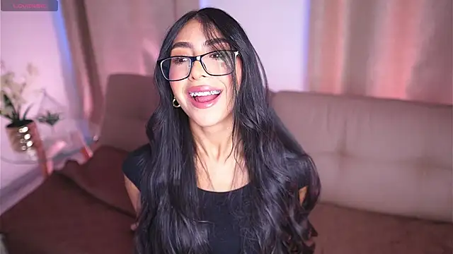 Snapshot of Sara_albrecht chatting on 01/28/25, 01:05 Sara albrecht online show from 01/28/25, 01:05