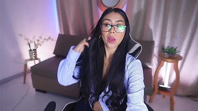 Snapshot of Sara_albrecht chatting on 02/19/25, 12:55 Sara albrecht online show from 02/19/25, 12:55