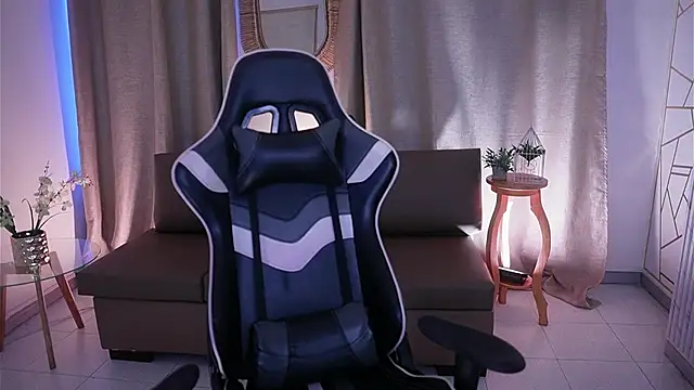 Snapshot of Sara_albrecht chatting on 02/25/25, 12:24 Sara albrecht online show from 02/25/25, 12:24