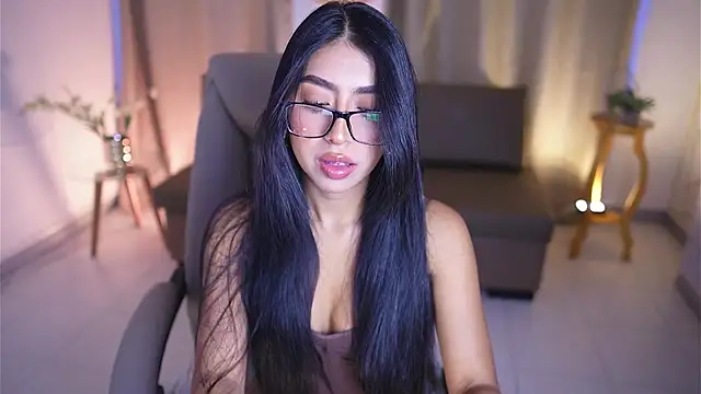 Snapshot of Sara_albrecht chatting on 03/20/25, 12:43 Sara albrecht online show from 03/20/25, 12:43