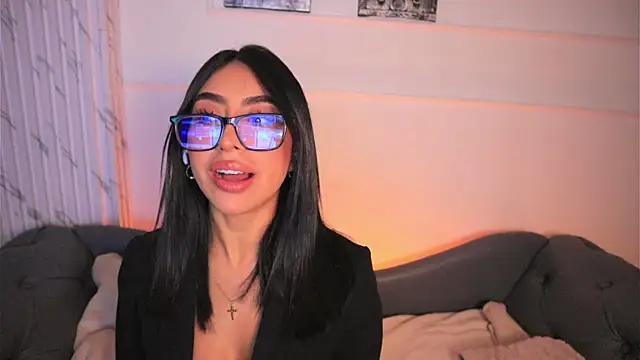 Snapshot of Sara_albrecht chatting on 10/16/25, 12:33 Sara albrecht online show from 10/16/25, 12:33