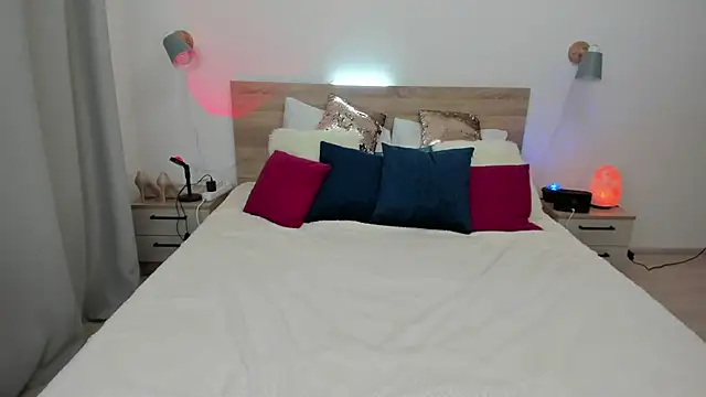 KateRedgar online show from 10/06/25, 07:33