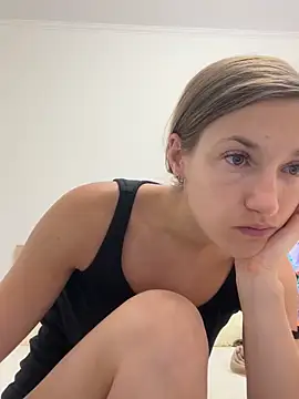 KateRedgar online show from 12/03/25, 10:02