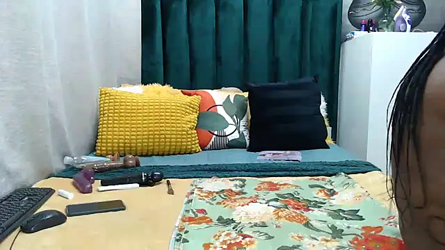 Snapshot of GaggingQueenxx chatting on 09/14/25, 07:13 GaggingQueenxx online show from 09/14/25, 07:13
