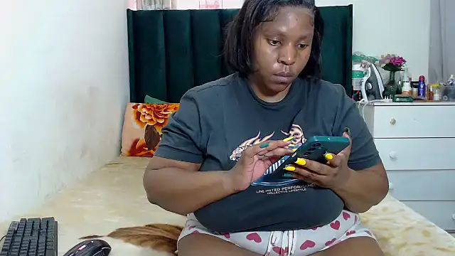 Snapshot of GaggingQueenxx chatting on 11/30/25, 09:24 GaggingQueenxx online show from 11/30/25, 09:24