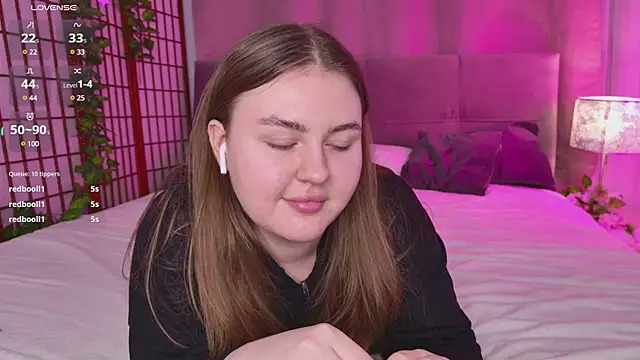 Mia  Peach online show from 02/22/25, 03:12