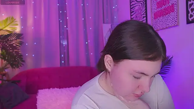 Mia  Peach online show from 03/18/25, 03:09